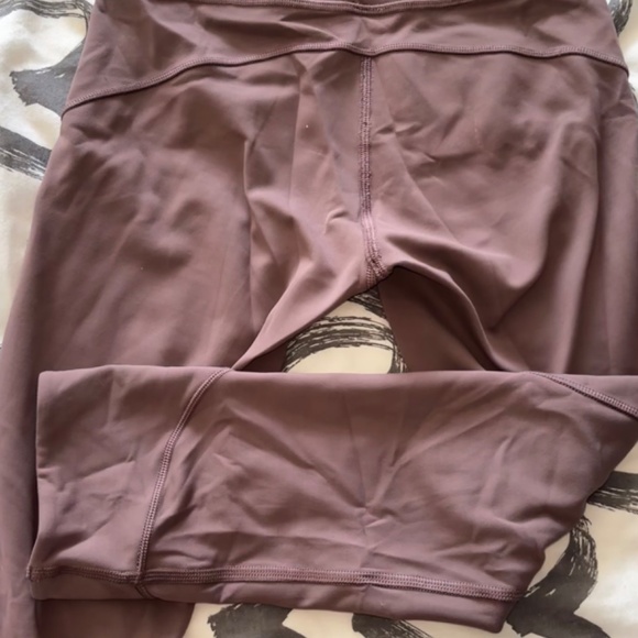 Lululemon leggings size 2 - Picture 2 of 2